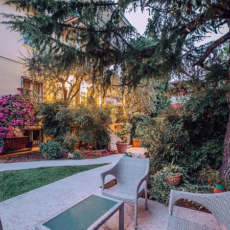 Bed&Breakfast Relax In The Lake Desenzano del Garda Exterior photo