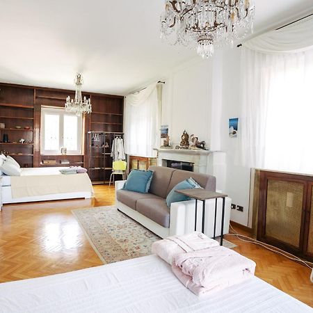Bed&Breakfast Relax In The Lake Desenzano del Garda Exterior photo