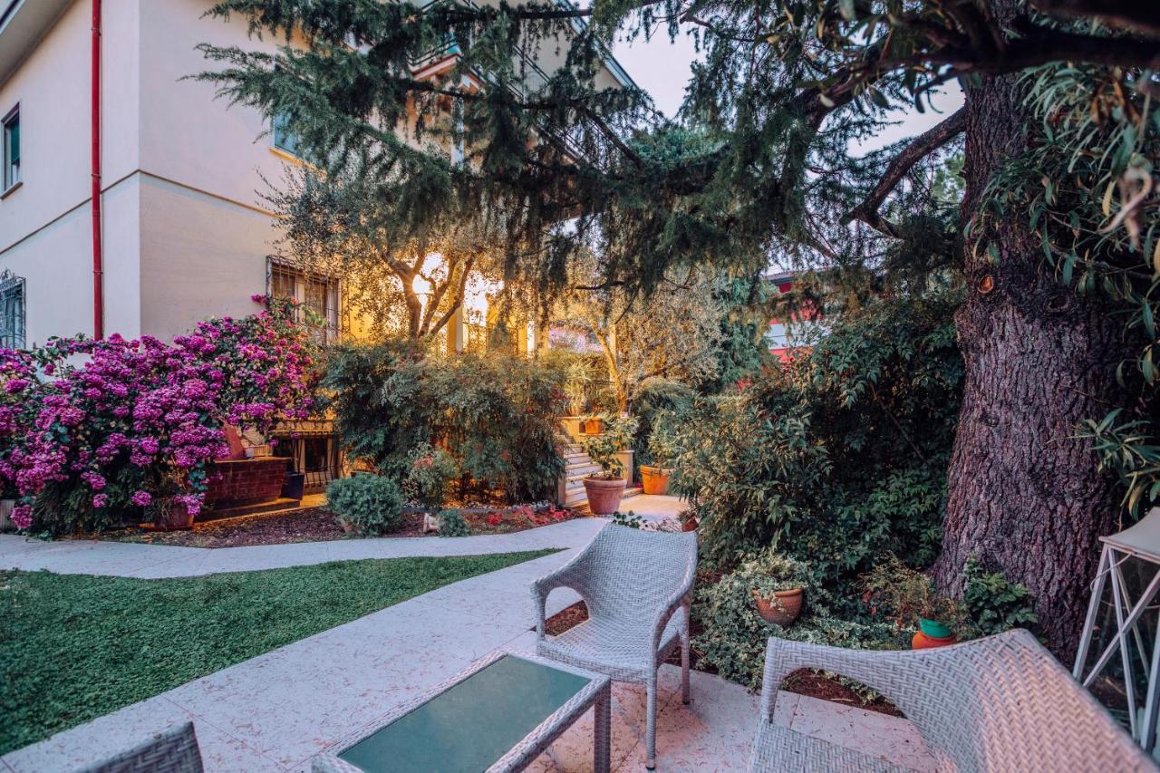 Bed&Breakfast Relax In The Lake Desenzano del Garda Exterior photo