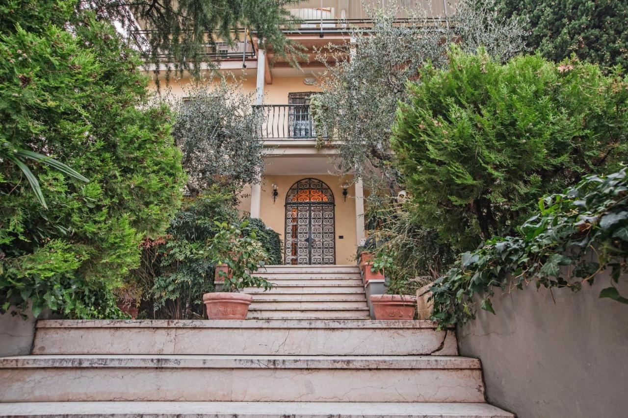 Bed&Breakfast Relax In The Lake Desenzano del Garda Exterior photo